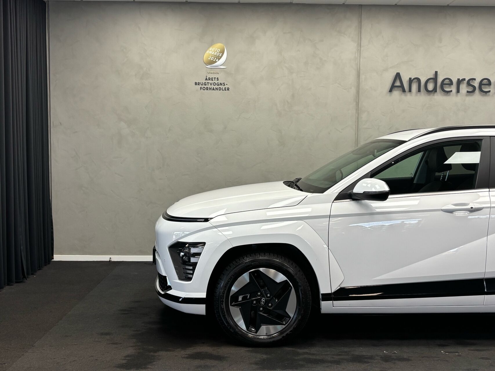 Hvid Hyundai Kona fra 2024