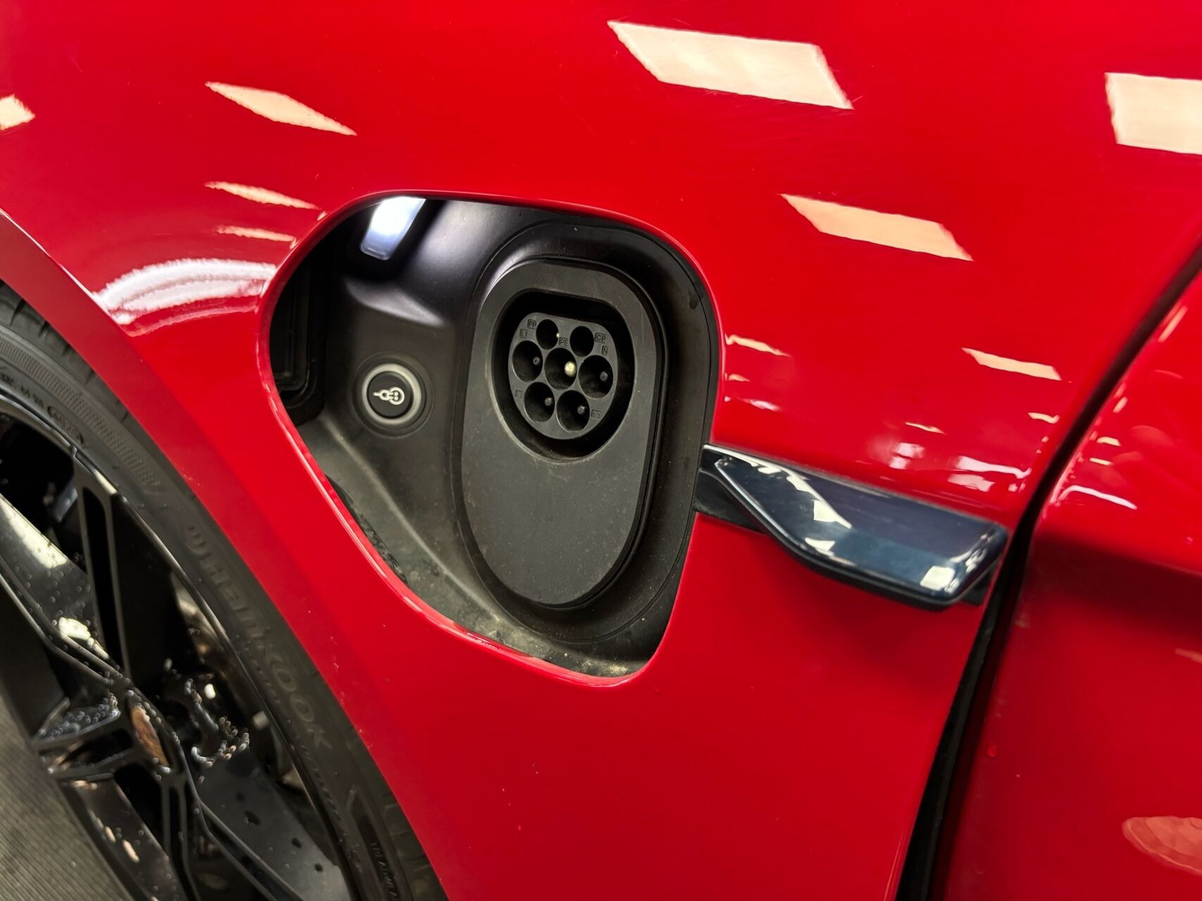 Rød Porsche Taycan fra 2020