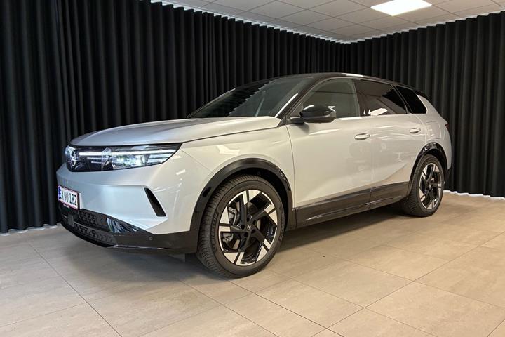 Sølv Opel Grandland fra 2026