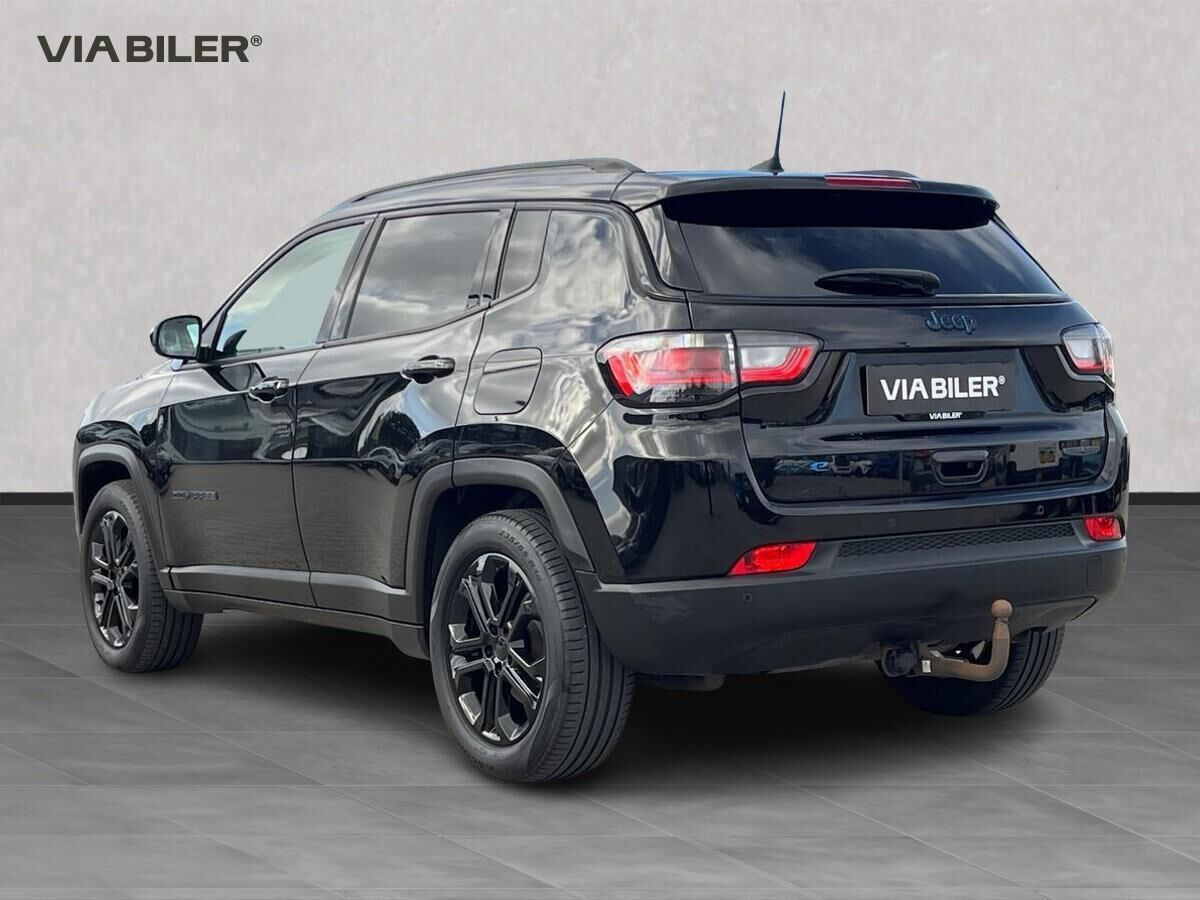 Sort Jeep Compass fra 2022
