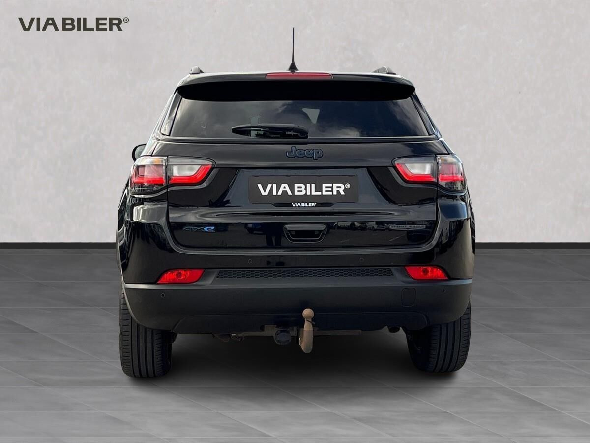 Sort Jeep Compass fra 2022