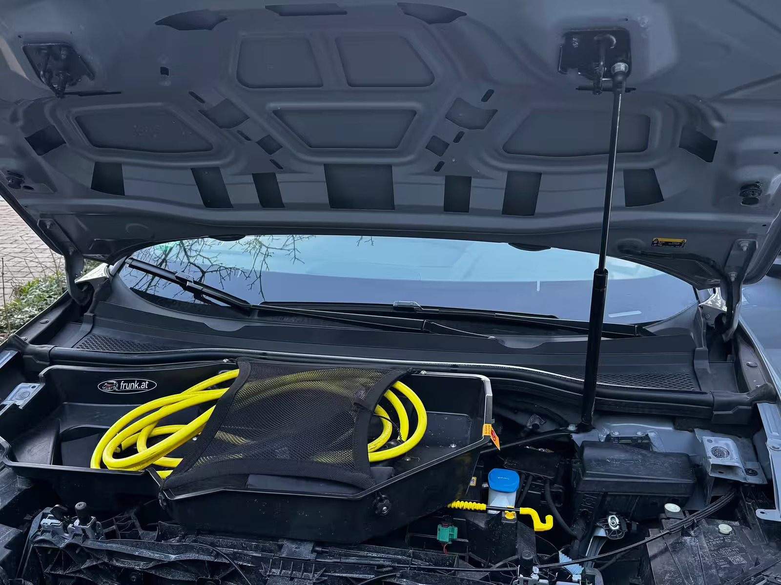 Grå Audi Q4 e-tron fra 2025