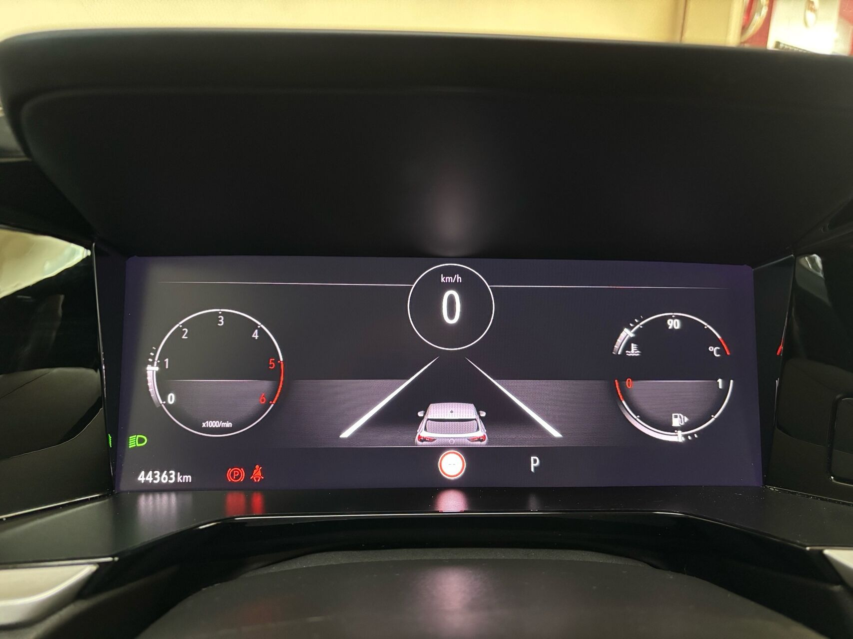 Grå Opel Grandland fra 2022