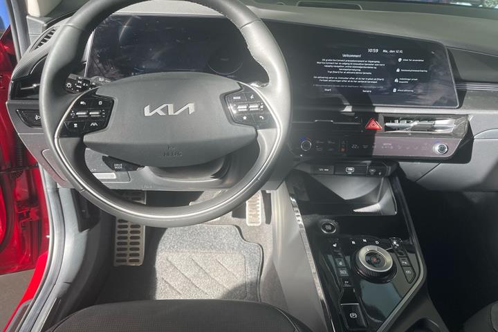 Rød Kia Niro fra 2022