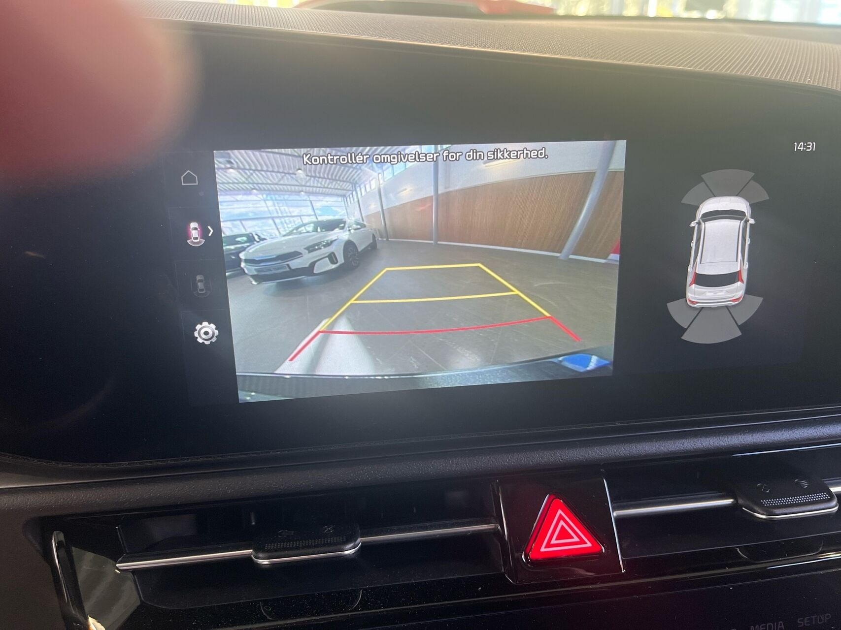 Grå Kia Niro EV fra 2023