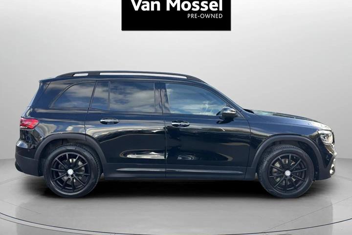 Sort Mercedes GLB250 fra 2021