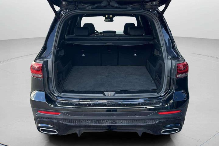 Sort Mercedes GLB250 fra 2021