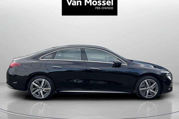 Sort Mercedes CLA250+ fra 2025