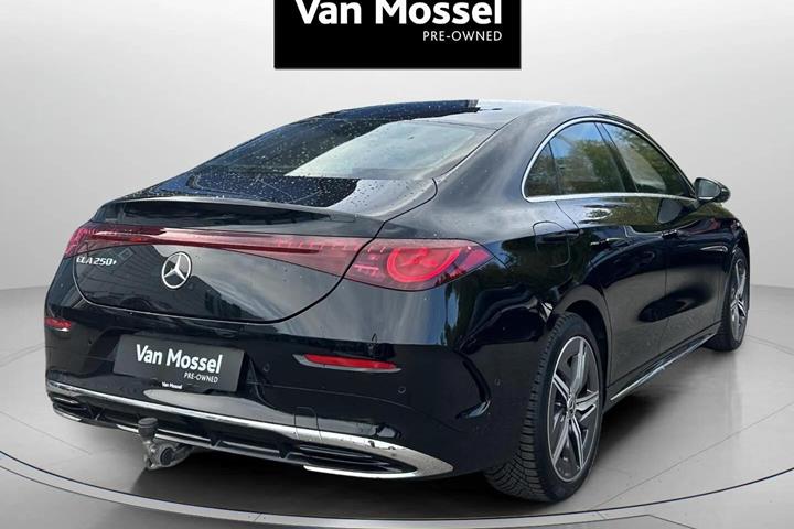 Sort Mercedes CLA250+ fra 2025