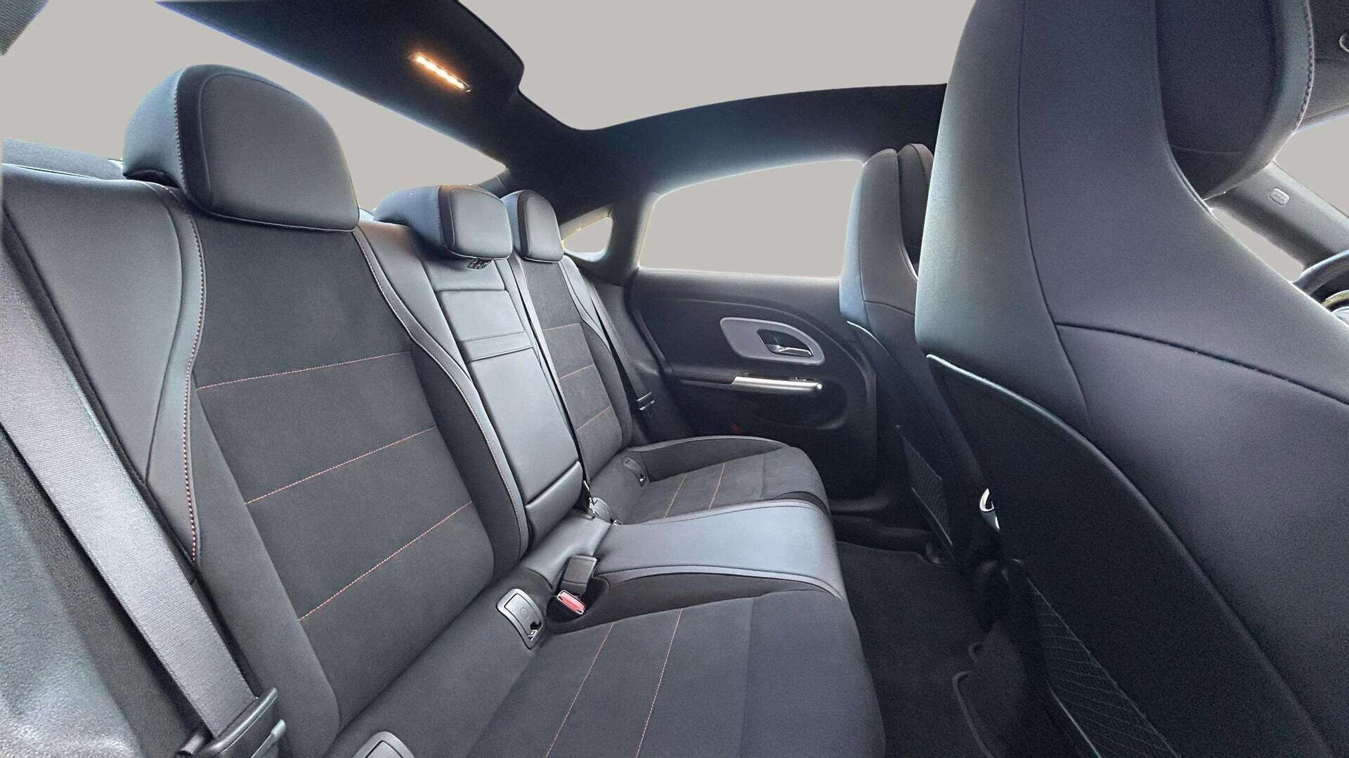 Sort Mercedes CLA250+ fra 2025