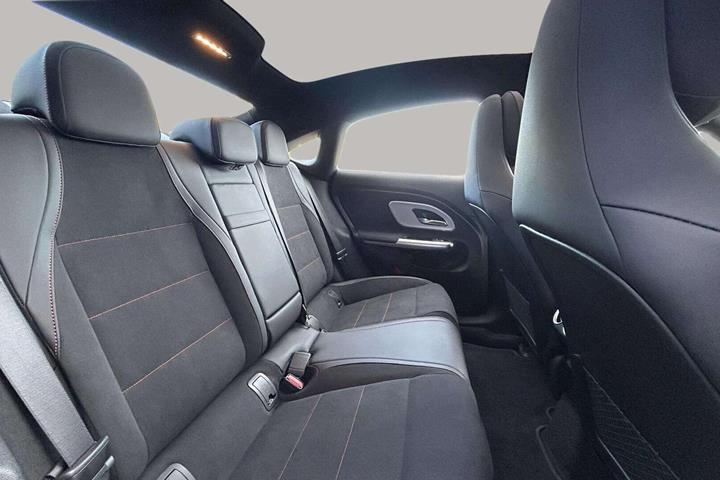 Sort Mercedes CLA250+ fra 2025