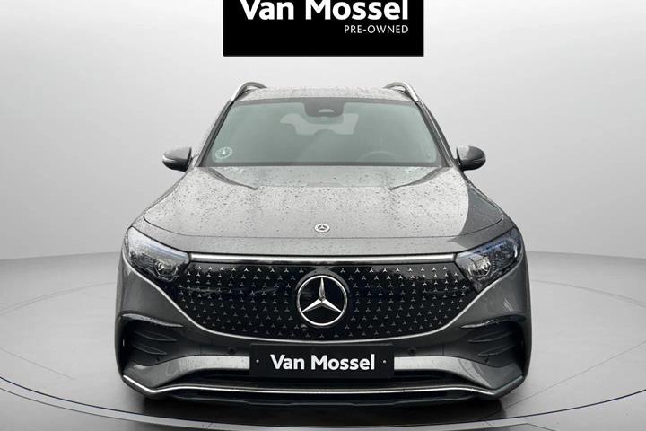 Grå Mercedes EQB250+ fra 2025