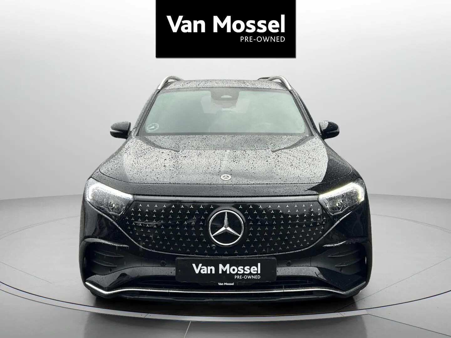 Sort Mercedes EQB250+ fra 2025
