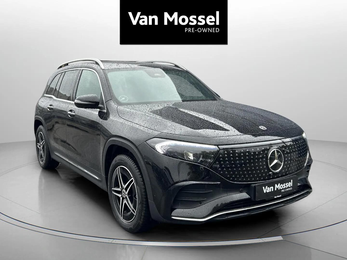 Sort Mercedes EQB250+ fra 2025