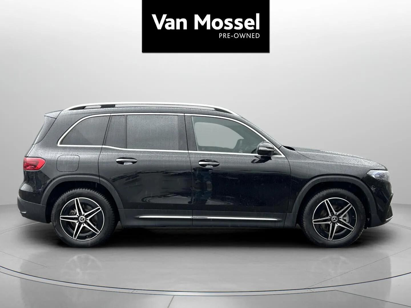 Sort Mercedes EQB250+ fra 2025