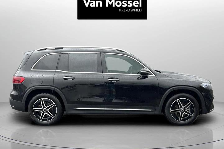 Sort Mercedes EQB250+ fra 2025