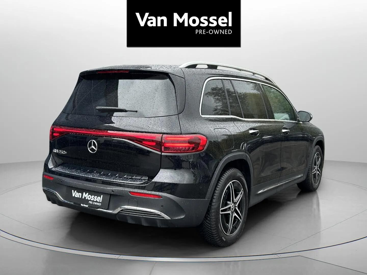 Sort Mercedes EQB250+ fra 2025