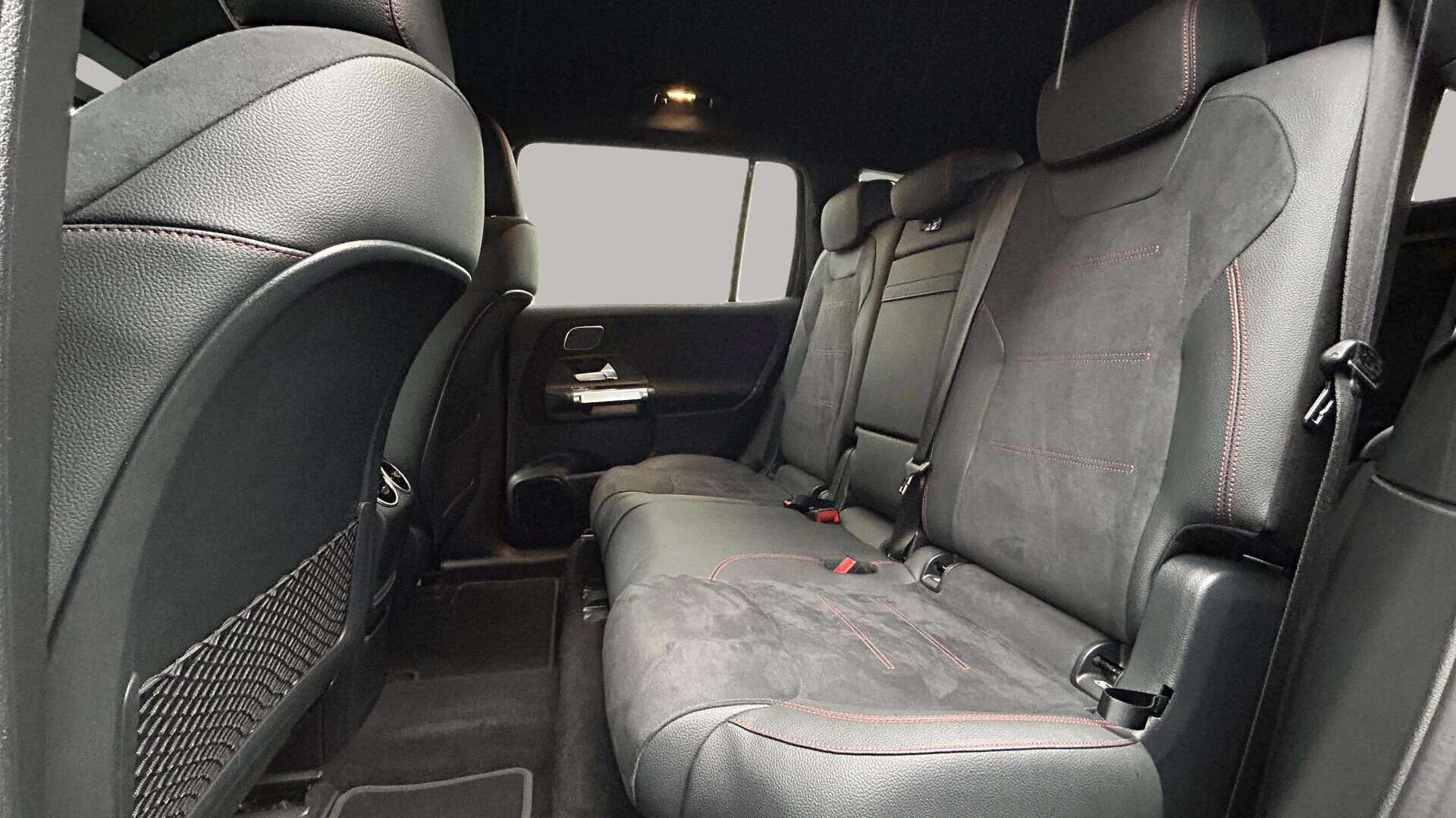 Sort Mercedes EQB250+ fra 2025