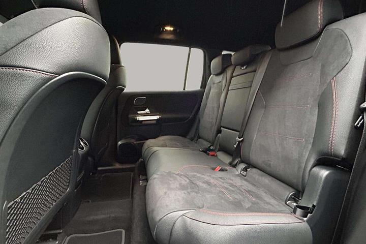 Sort Mercedes EQB250+ fra 2025