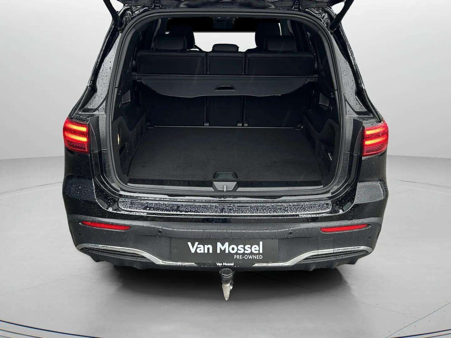 Sort Mercedes EQB250+ fra 2025
