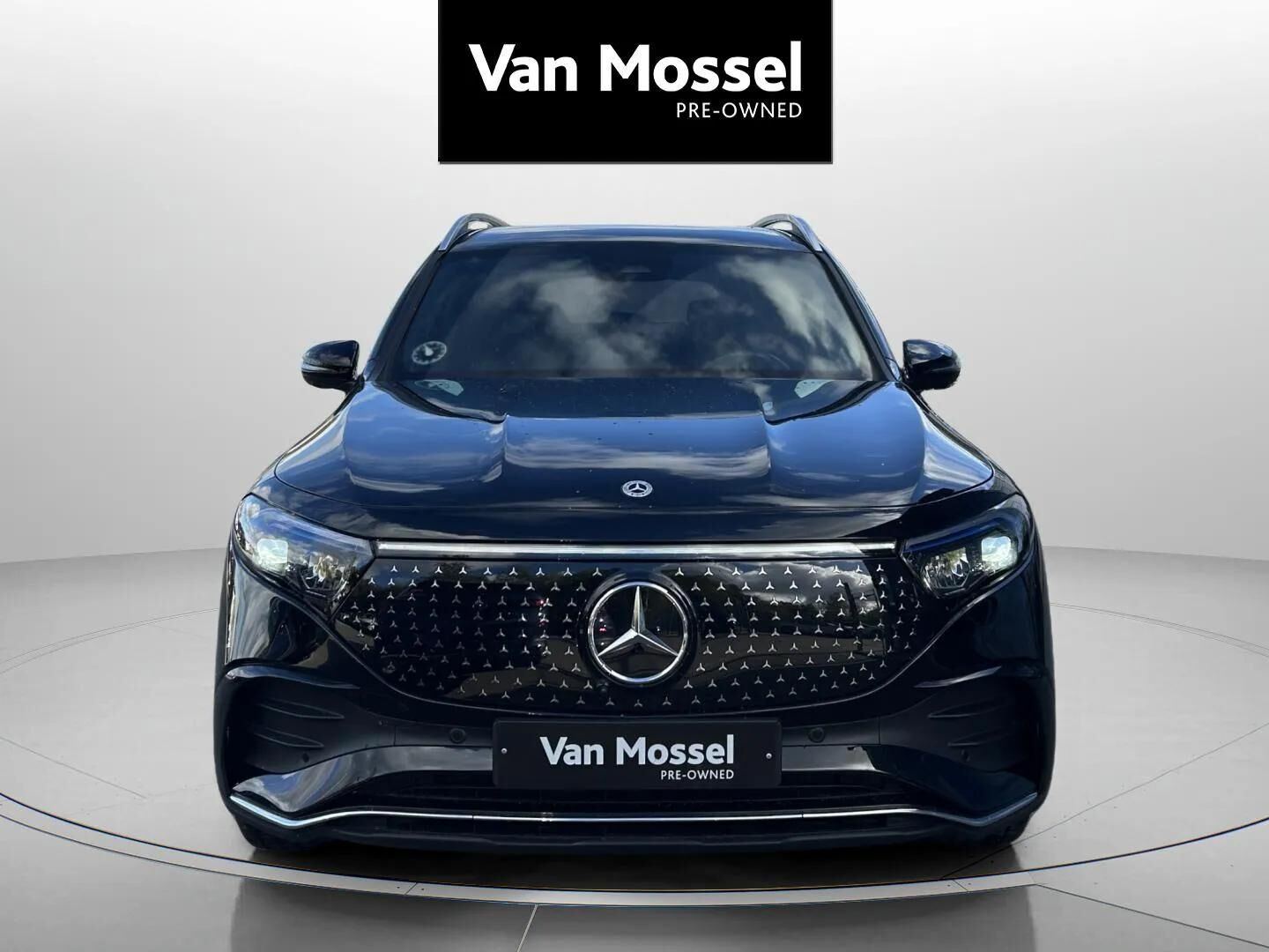 Sort Mercedes EQB250+ fra 2025