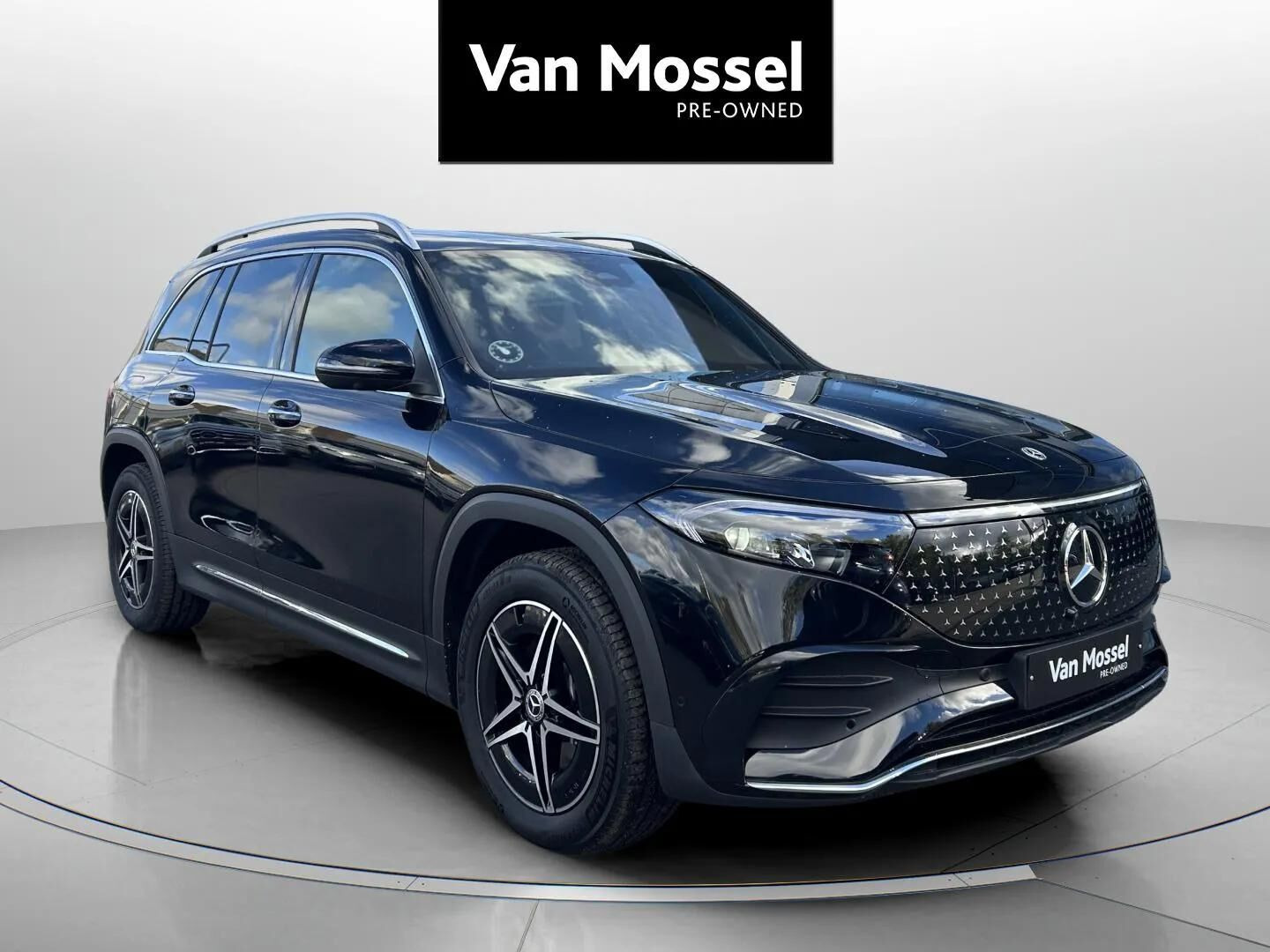 Sort Mercedes EQB250+ fra 2025