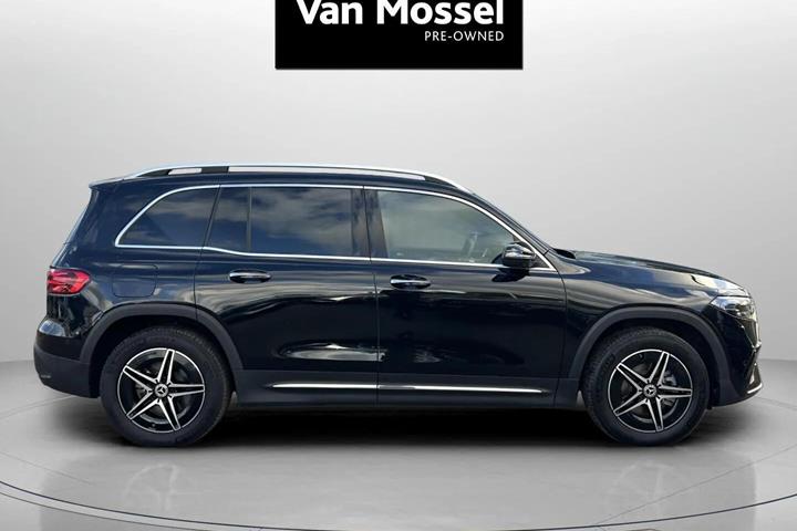 Sort Mercedes EQB250+ fra 2025