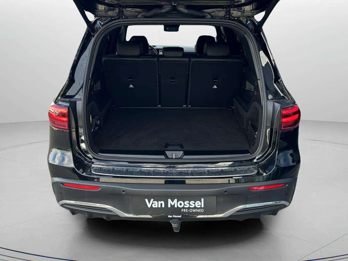 Sort Mercedes EQB250+ fra 2025