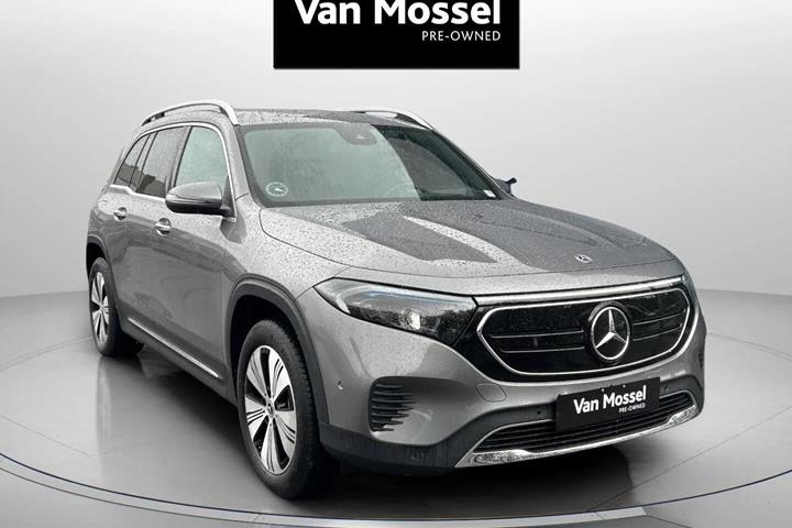 Grå Mercedes EQB250 fra 2023