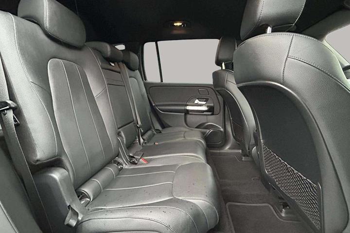 Grå Mercedes EQB250 fra 2023