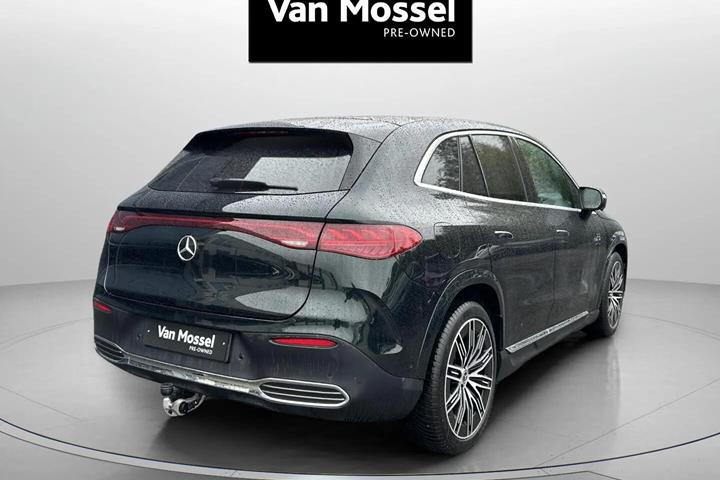 Grøn Mercedes EQE350+ fra 2025