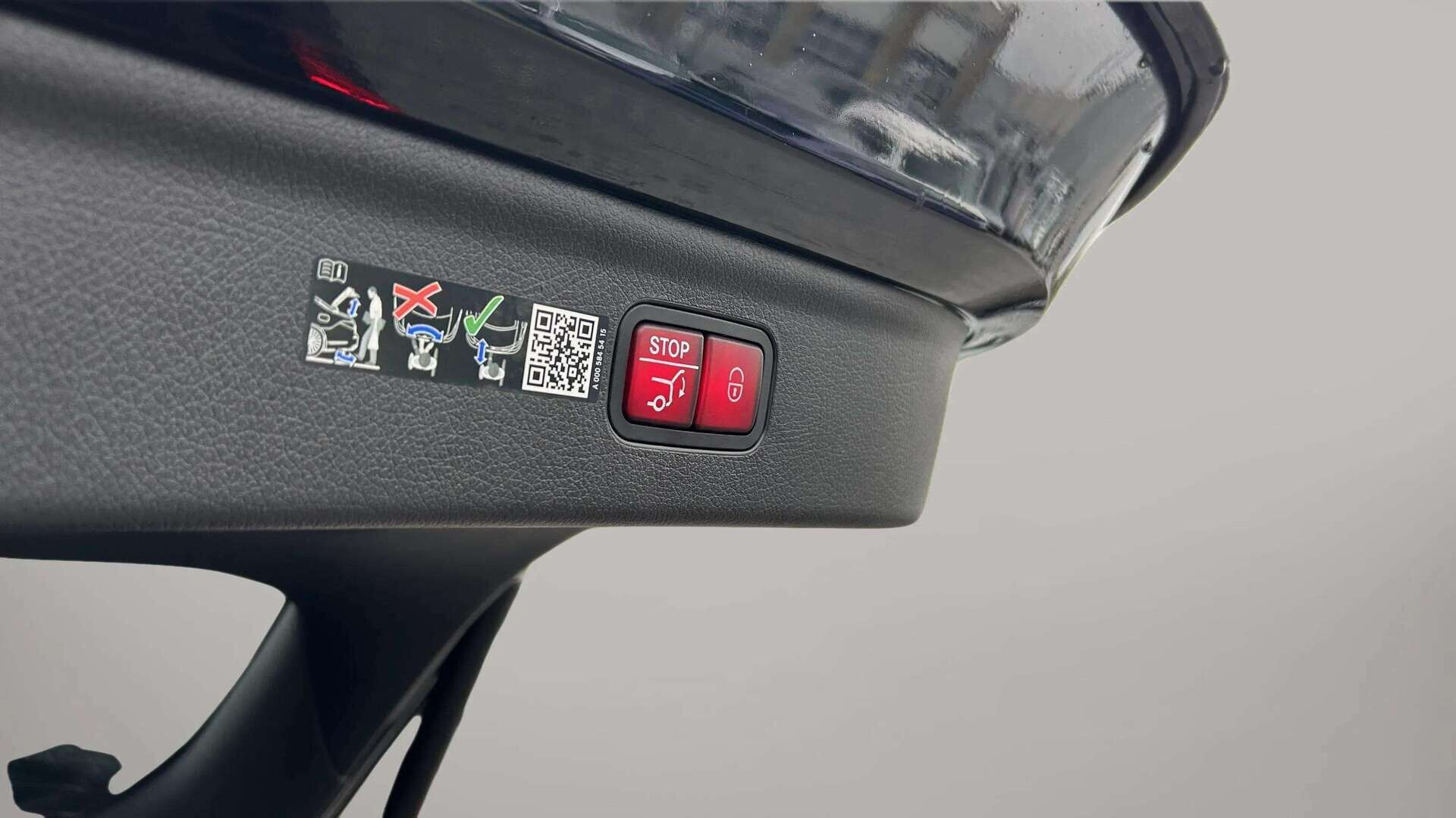 Grøn Mercedes EQE350+ fra 2025