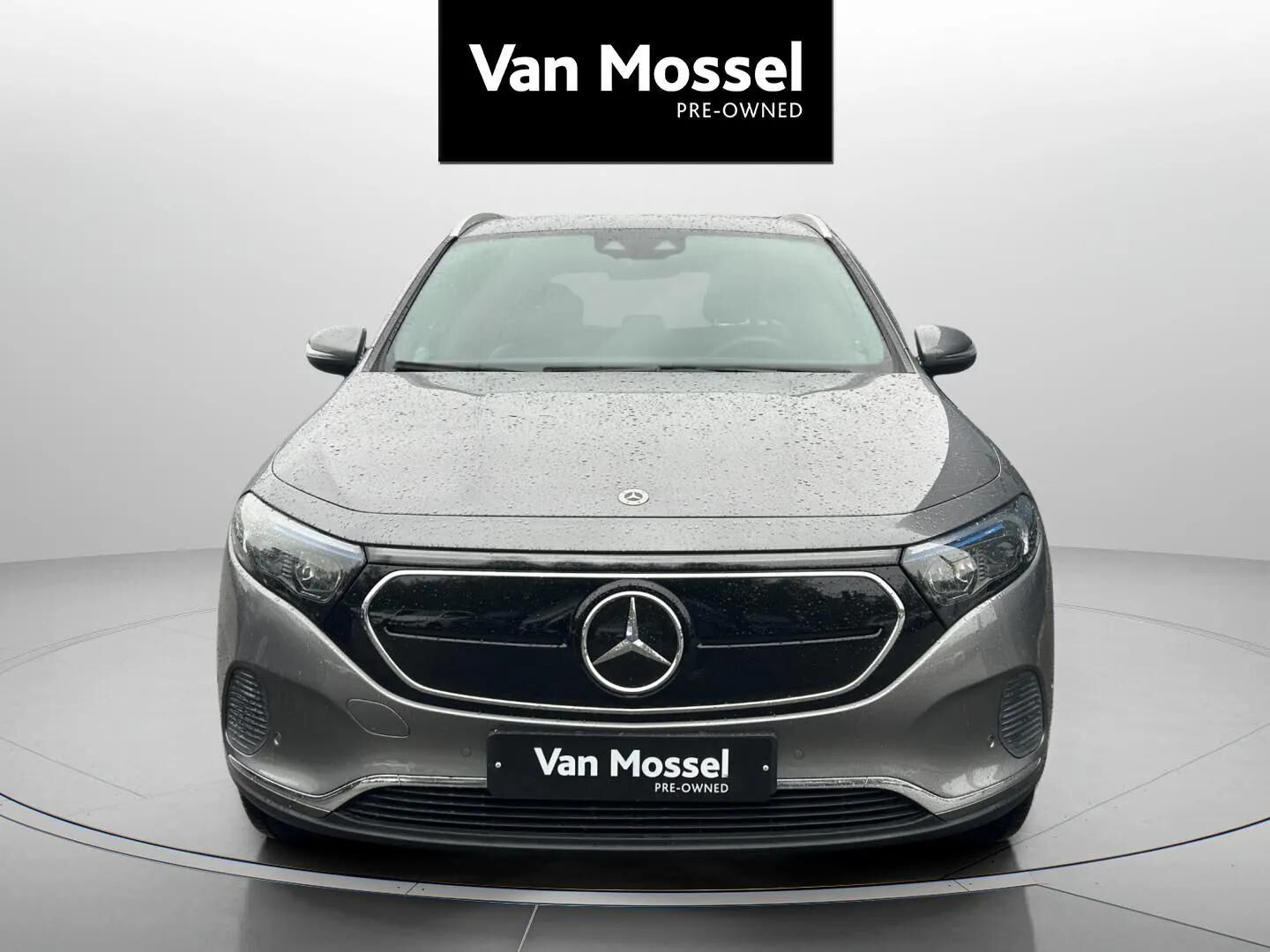 Grå Mercedes EQA250 fra 2022