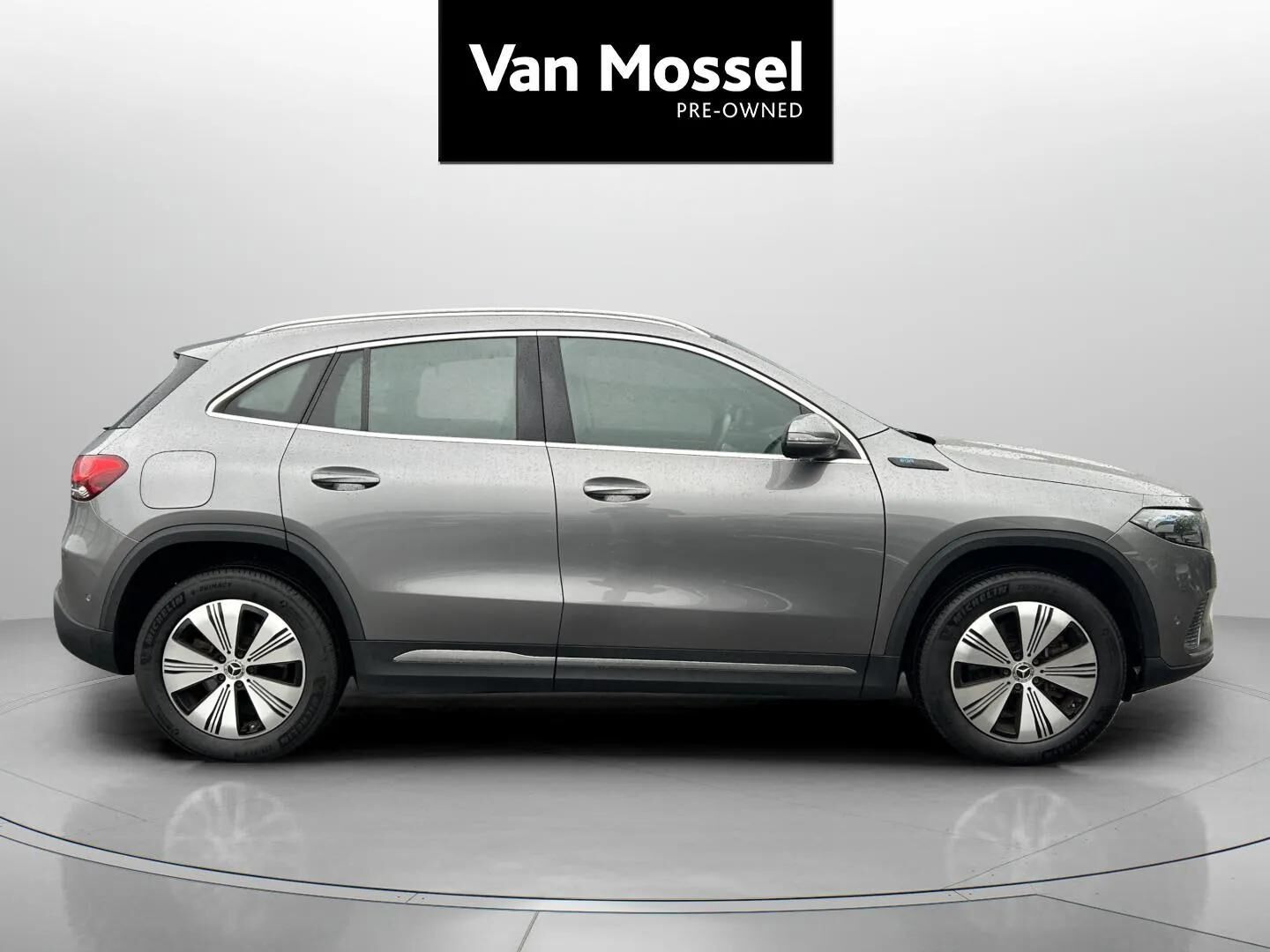 Grå Mercedes EQA250 fra 2022