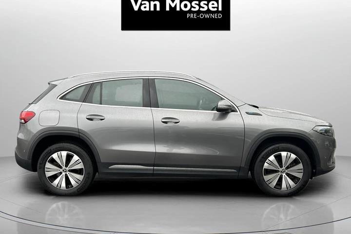 Grå Mercedes EQA250 fra 2022