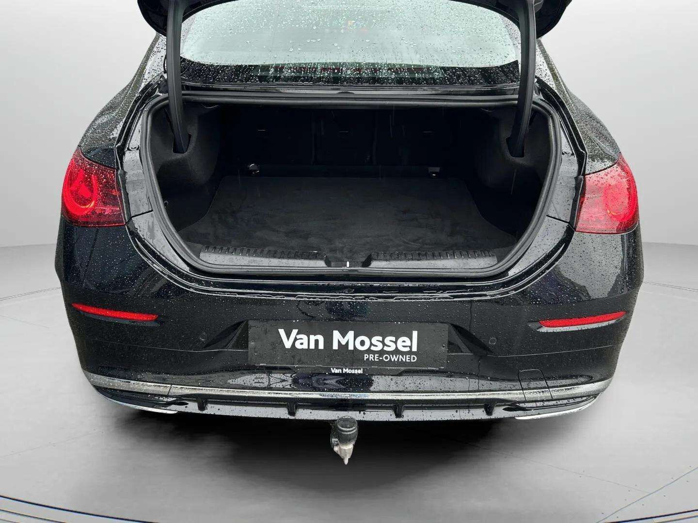 Sort Mercedes CLA250+ fra 2025