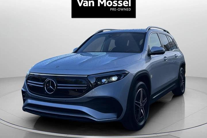 Sølv Mercedes EQB250 fra 2023