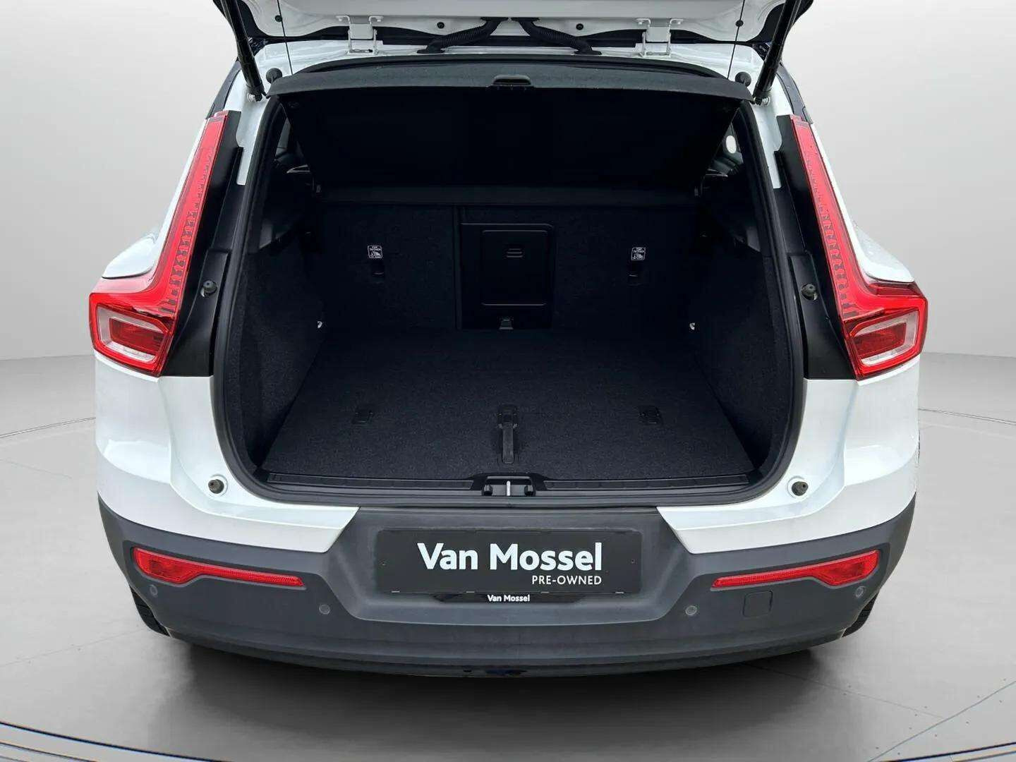 Hvid Volvo XC40 fra 2022