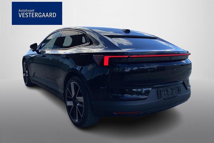Grå Polestar 4 fra 2026