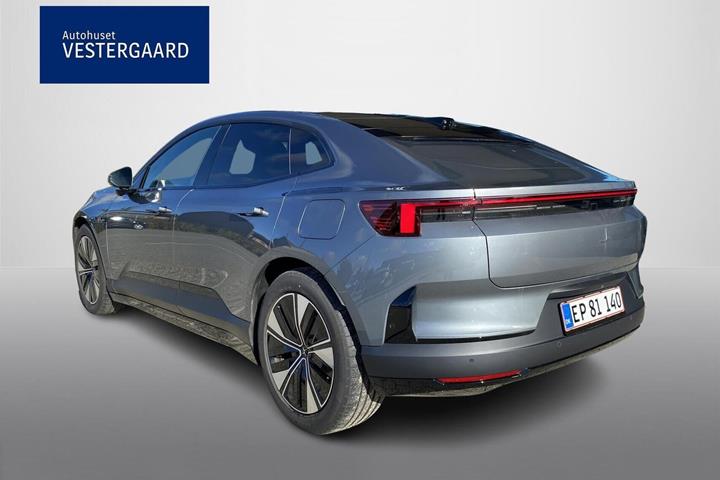 Grå Polestar 4 fra 2026