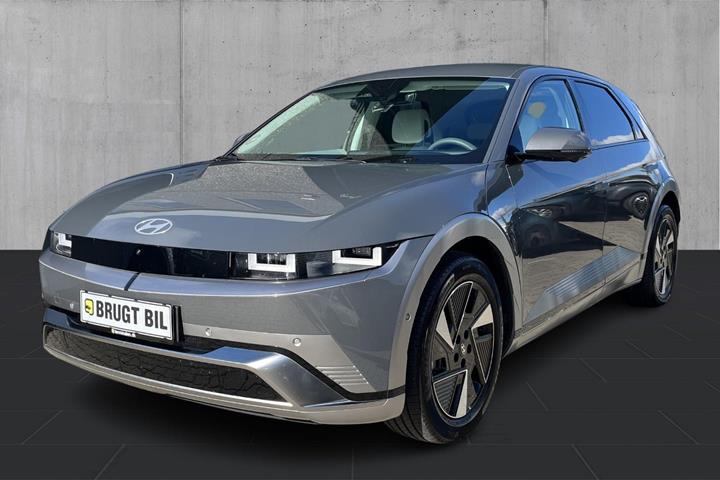 Grå Hyundai Ioniq 5 fra 2026 set udefra