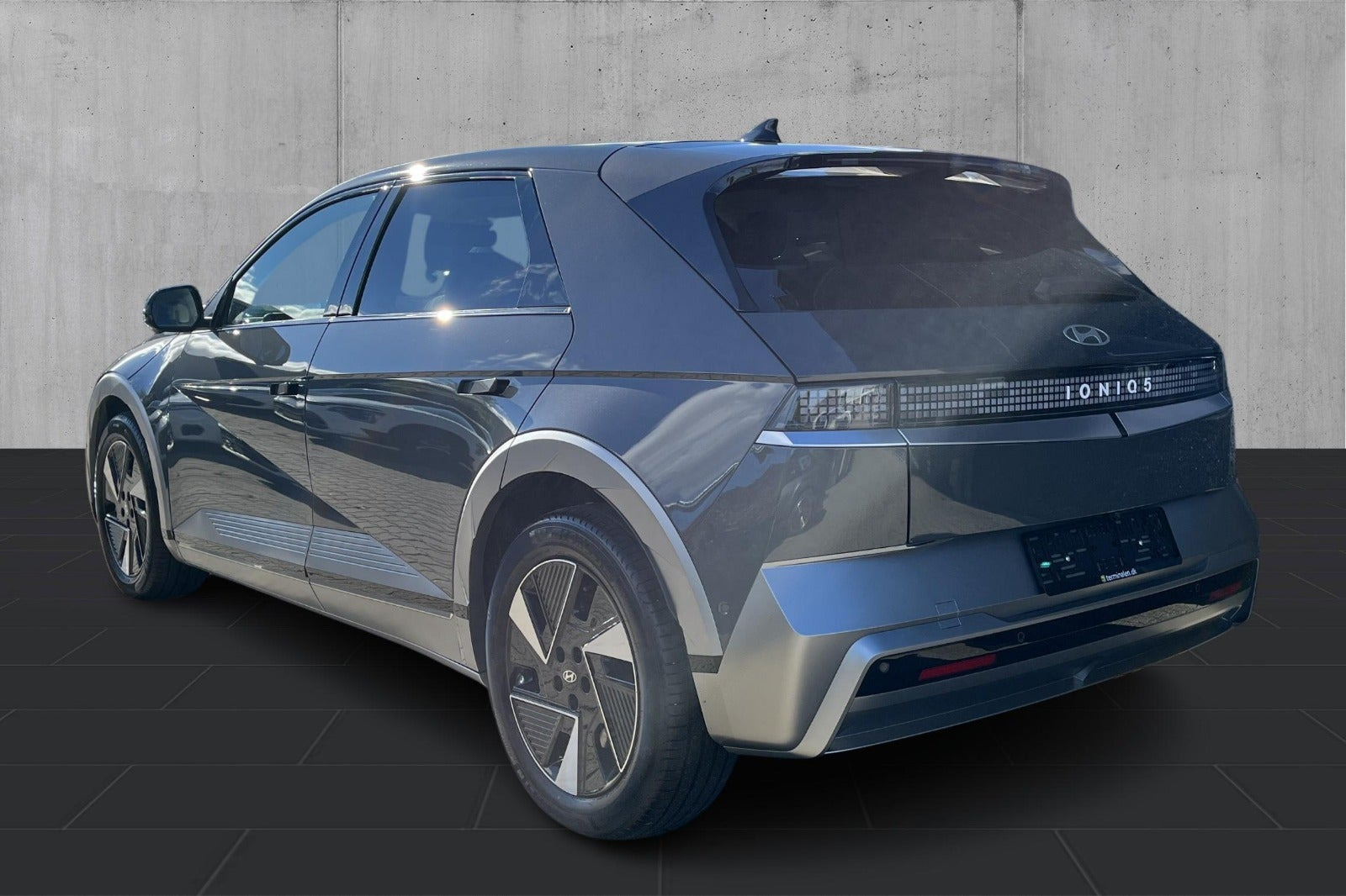 Grå Hyundai Ioniq 5 fra 2026