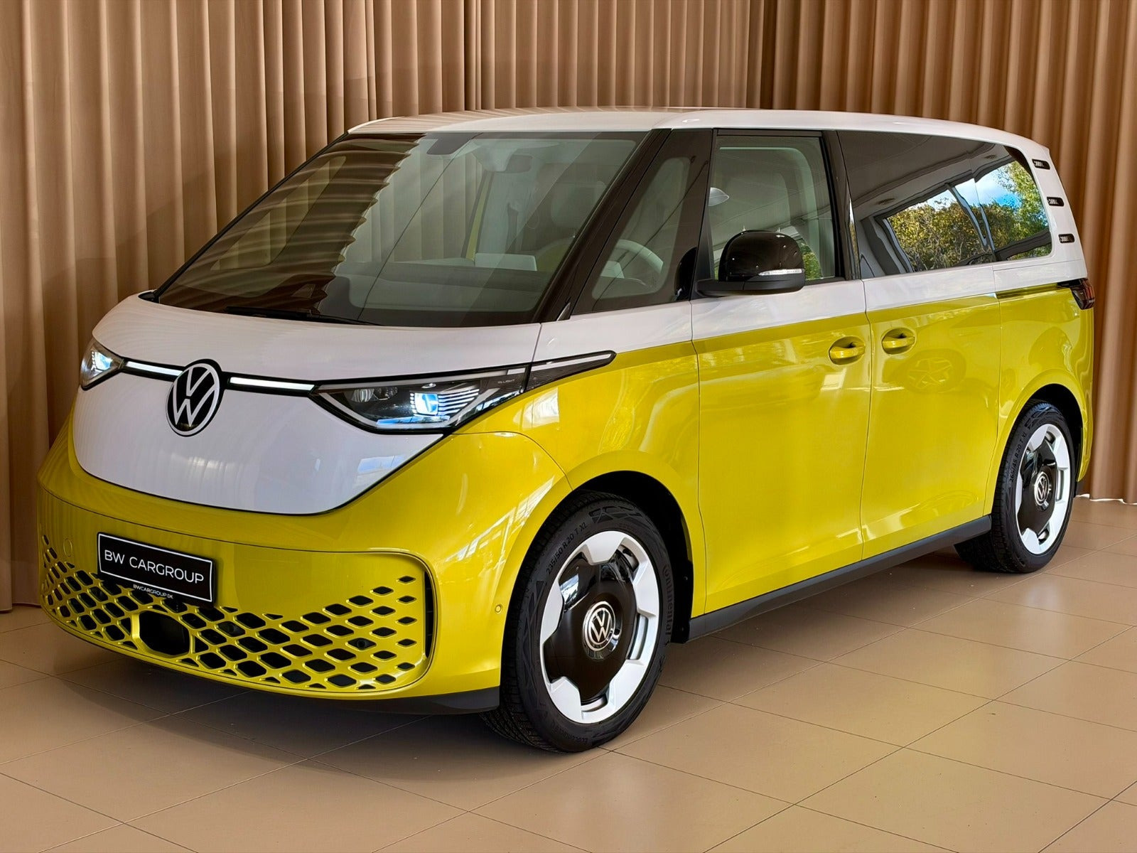 VW ID.Buzz 77 Pro SWB