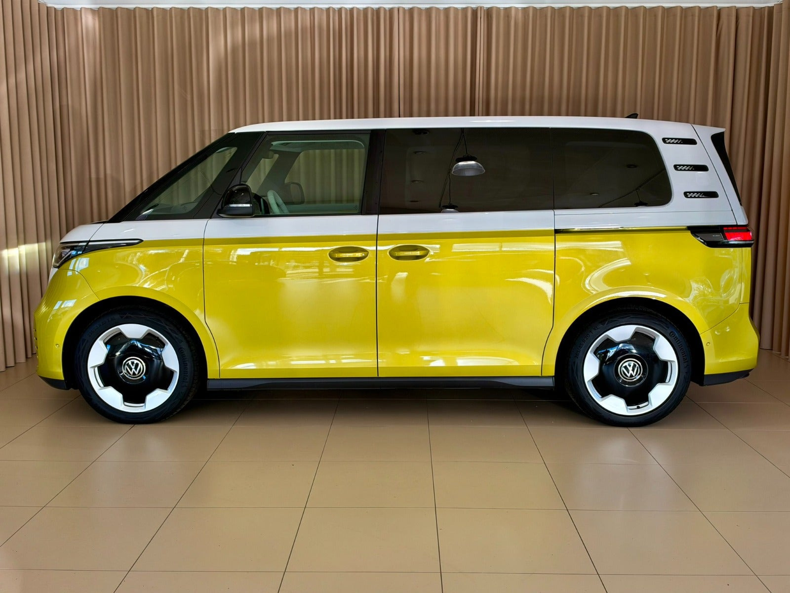 Gul VW ID.Buzz fra 2024