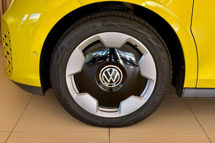 Gul VW ID.Buzz fra 2024