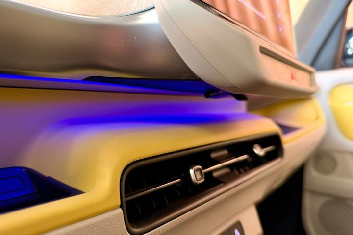 Gul VW ID.Buzz fra 2024