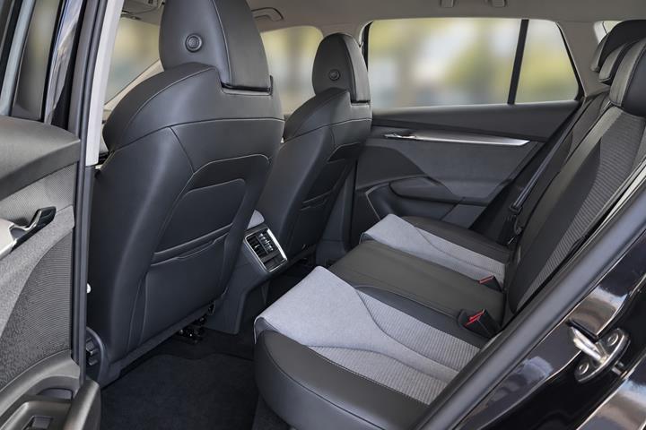 Sort Skoda Enyaq fra 2023