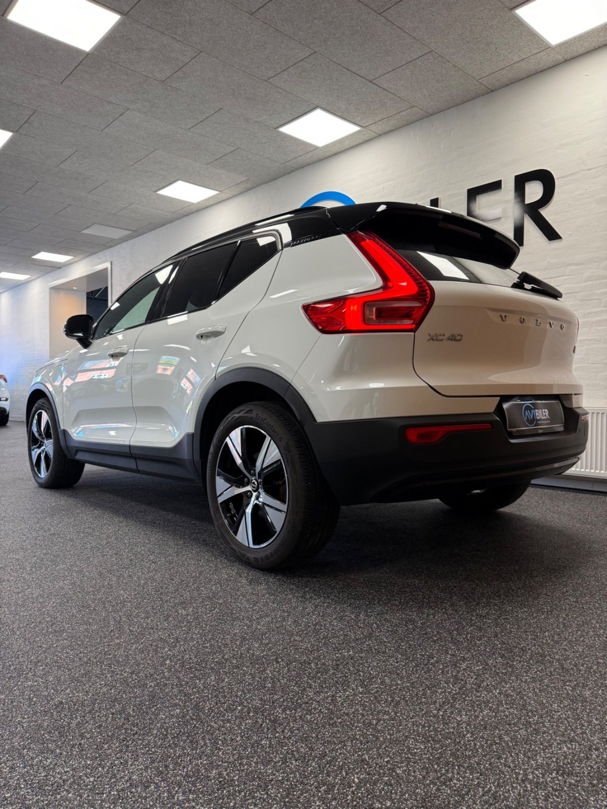 Hvid Volvo XC40 fra 2022