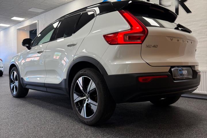 Hvid Volvo XC40 fra 2022