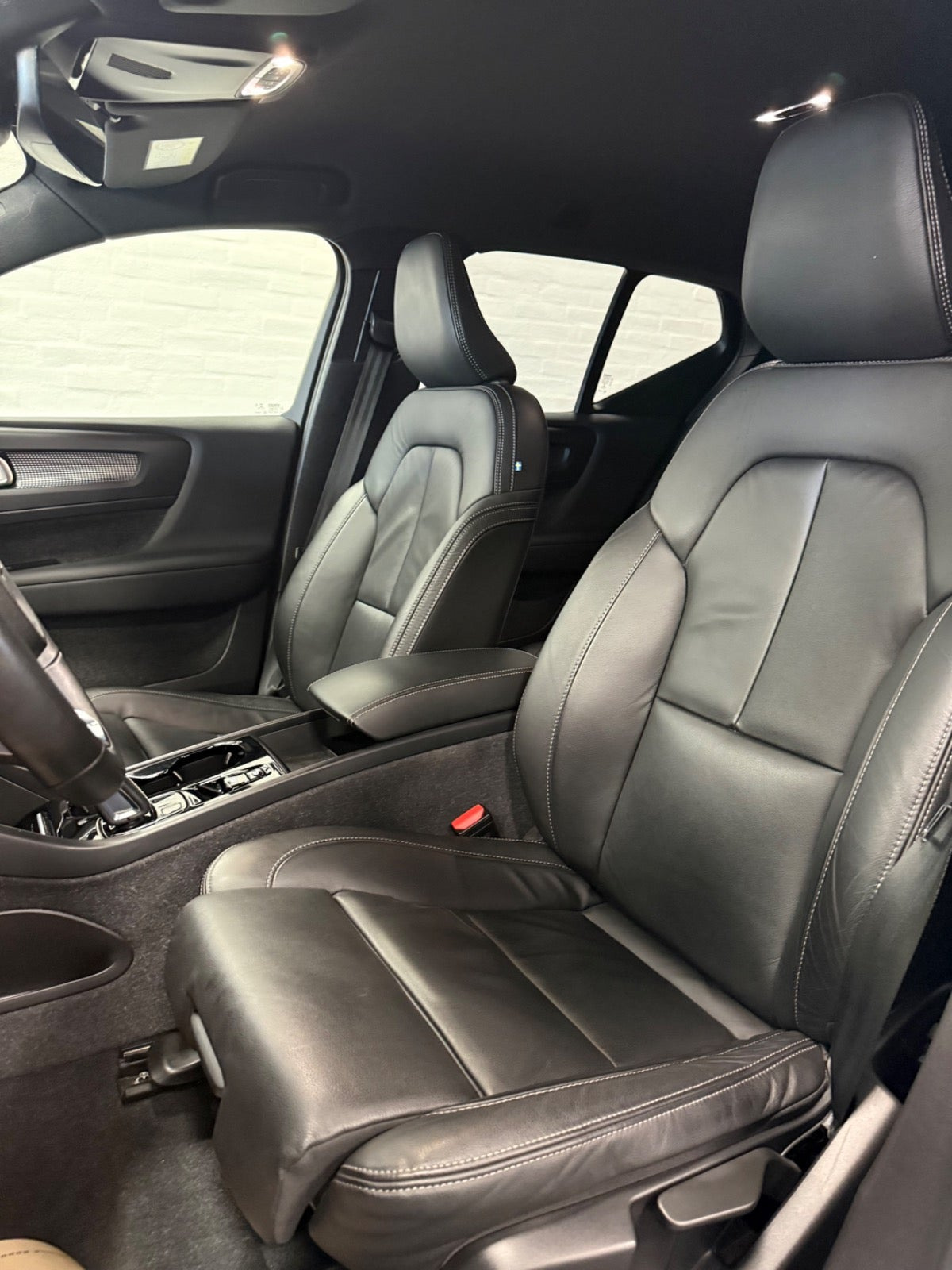 Hvid Volvo XC40 fra 2022